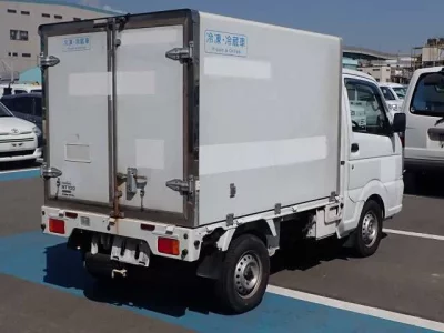 Nissan NT100 Clipper