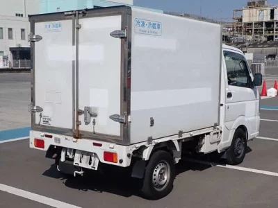 Nissan NT100 Clipper