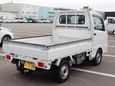 Nissan NT100 Clipper