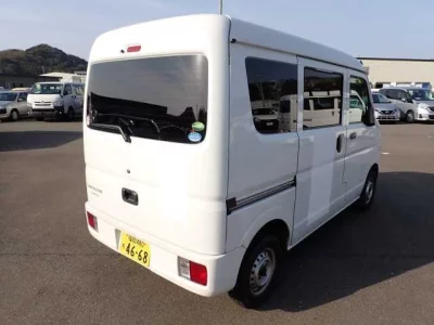 Mitsubishi Minicab Van