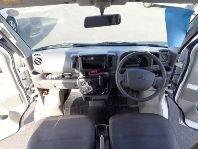 Mitsubishi Minicab Van