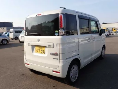 Suzuki Spacia