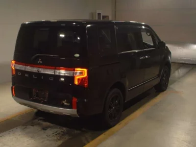 Mitsubishi DELICA D5
