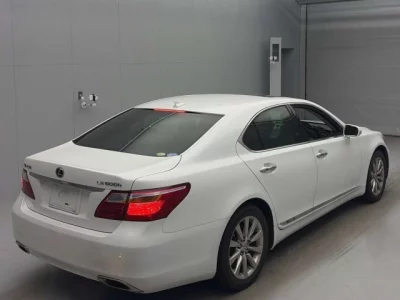 Lexus LS600h