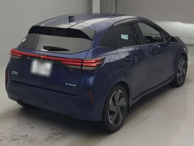 Nissan Aura