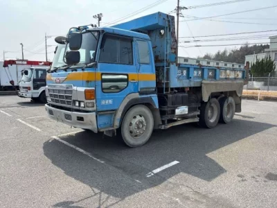Hino Dolphin