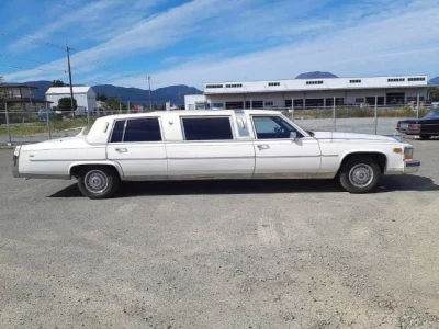 GM CADILLAC LIMOUSINE