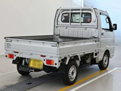 Nissan NT100 Clipper