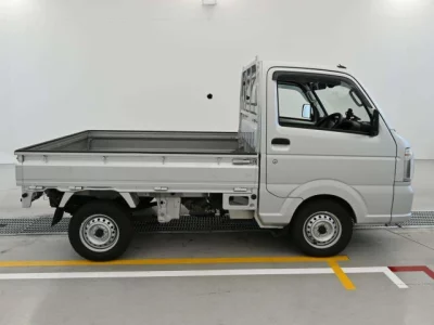 Nissan NT100 Clipper