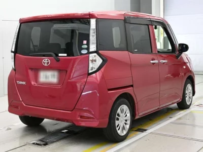 Toyota TANK