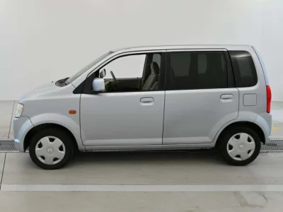 Nissan Otti