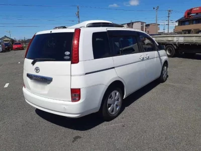 Toyota ISIS