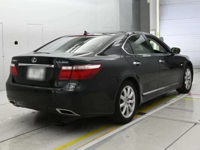 Lexus LS