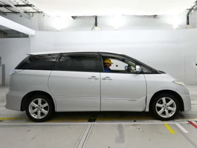 Toyota ESTIMA HYBRID