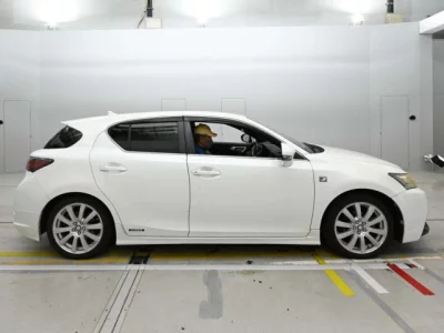 Lexus CT200h