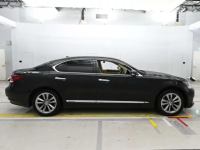 Lexus LS600h