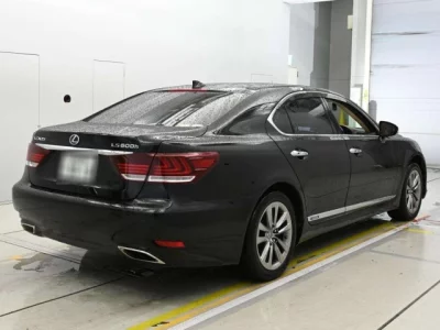 Lexus LS600h