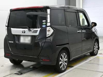 Toyota TANK