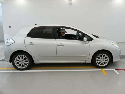 Toyota BLADE