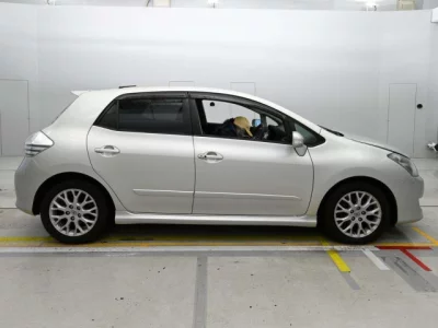 Toyota BLADE