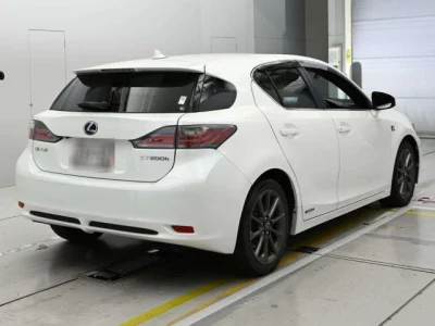 Lexus CT200h
