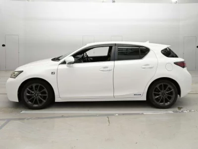 Lexus CT200h