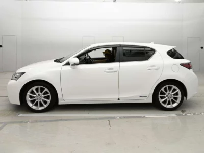 Lexus CT200h