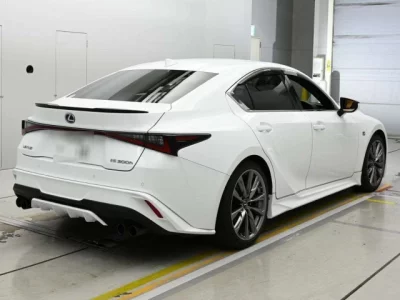Lexus IS
