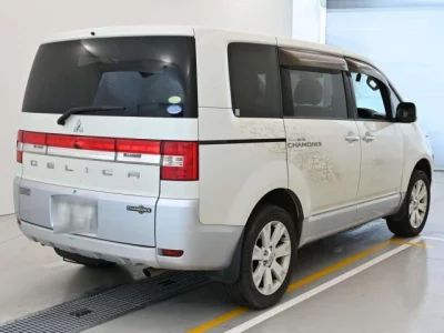Mitsubishi Delica D:5