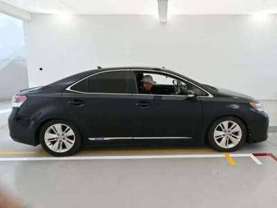 Lexus HS250h