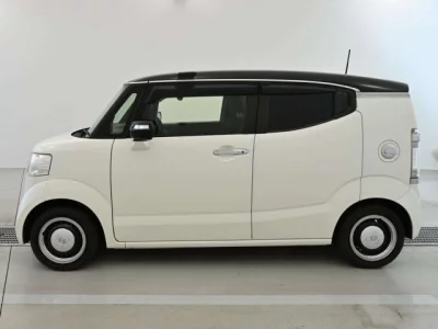 Honda N-Box Slash
