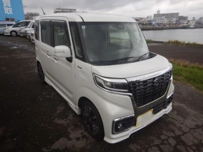 Suzuki Spacia