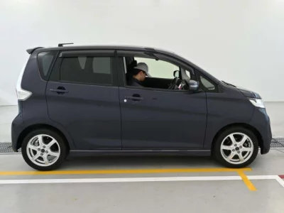 Mitsubishi EK CUSTOM