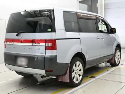 Mitsubishi DELICA D5