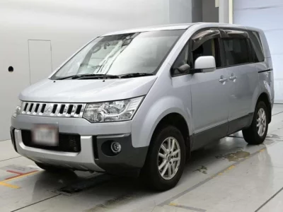 Mitsubishi DELICA D5