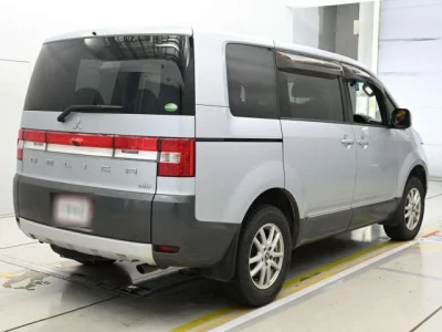 Mitsubishi DELICA D5