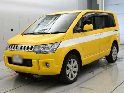 Mitsubishi DELICA D5