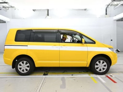 Mitsubishi DELICA D5