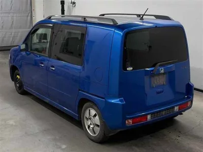 Honda Mobilio Spike