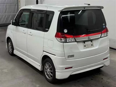 Mitsubishi Delica D:2