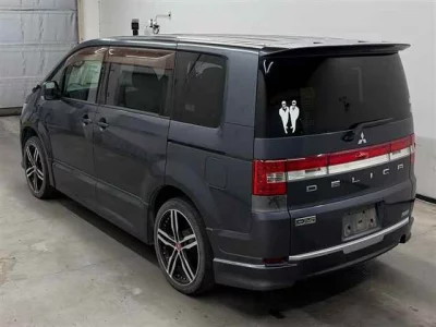 Mitsubishi Delica D:5