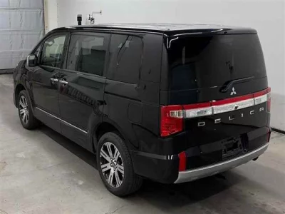 Mitsubishi Delica D:5