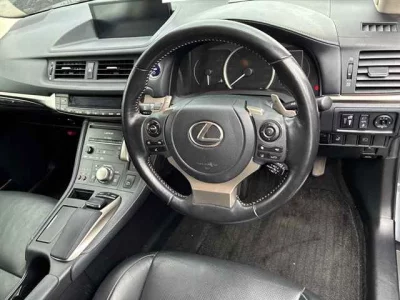 Lexus CT200h