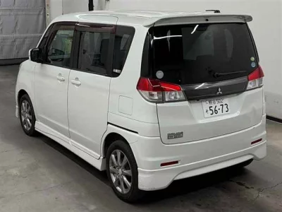 Mitsubishi Delica D:2