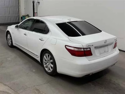 Lexus LS