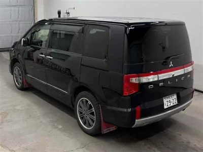 Mitsubishi DELICA D5