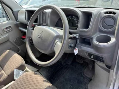 Mitsubishi Minicab Van
