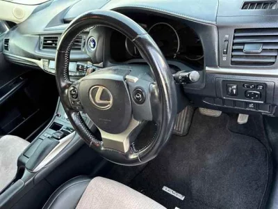 Lexus CT200h