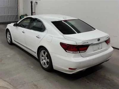 Lexus LS600h