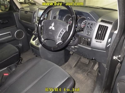 Mitsubishi DELICA D5